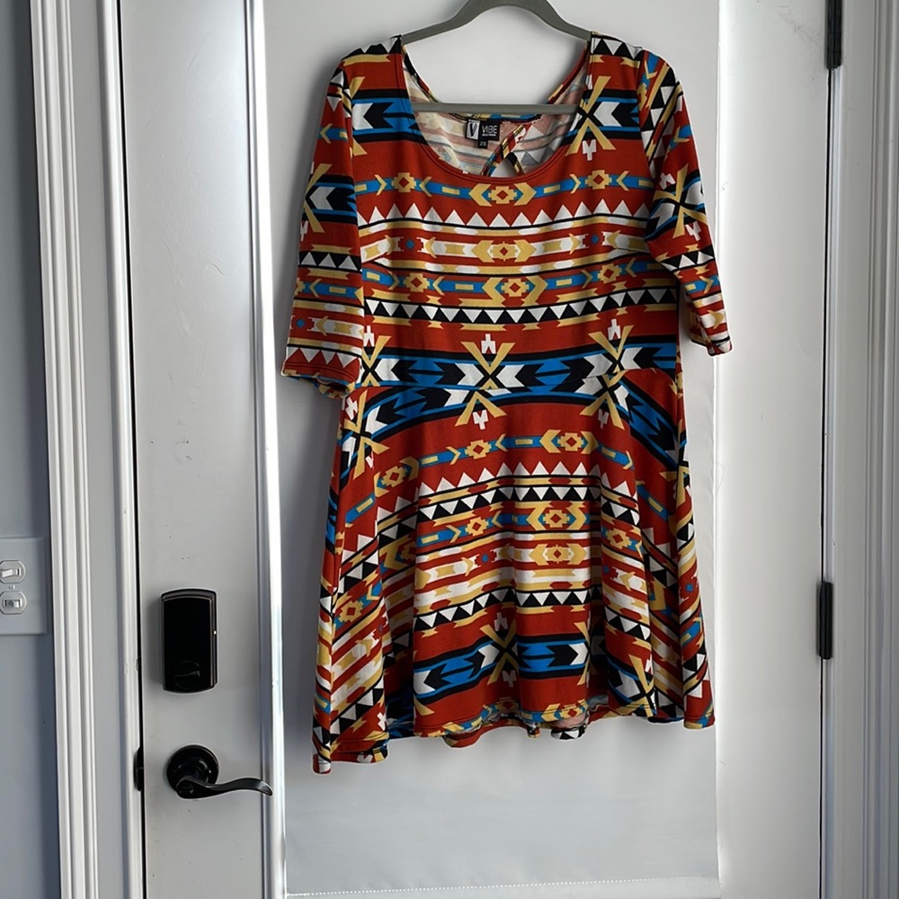 Vibe Sportswear Tunic. 2x. # T5 bundle your likes